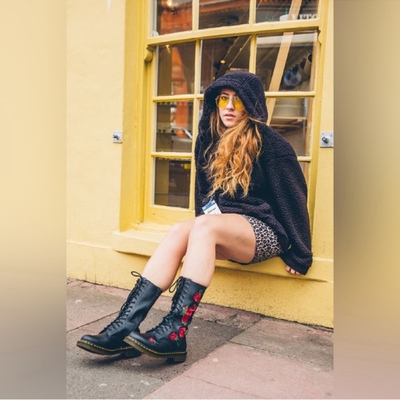 NEW Dr Martens 1914 Vonda Leather Mid Calf Boots
Black Softy T Floral Size 6 - Picture 14 of 15